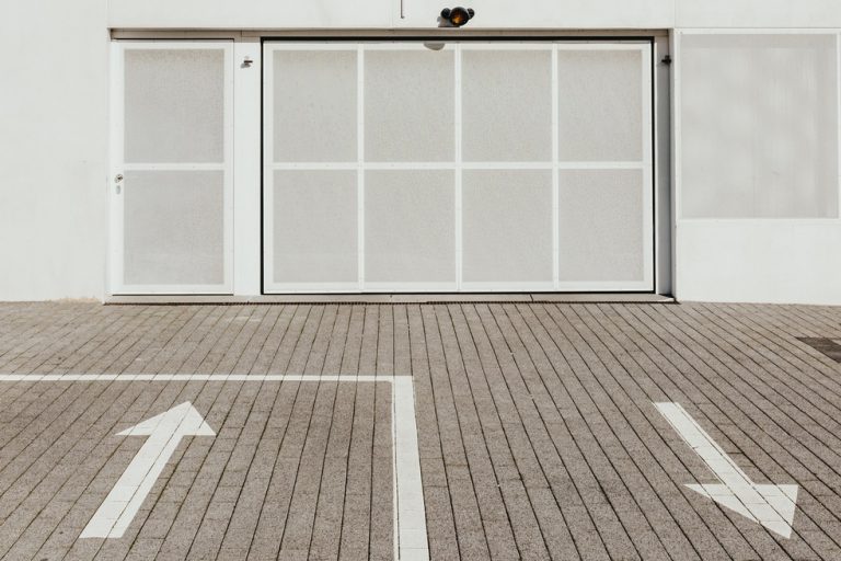 Erhöhung einer Garagenmiete bei Wohnraumzugehörigkeit – Das ist zu